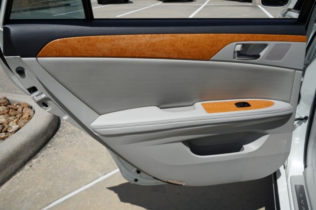 2005 Toyota Avalon XL photo