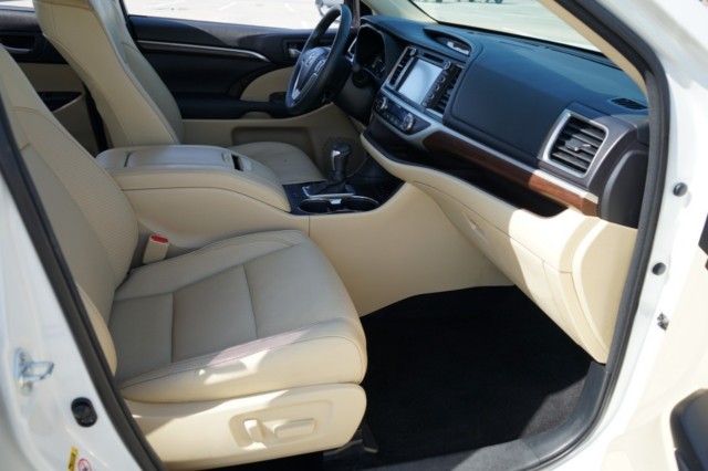 2016 Toyota Highlander Hybrid AWD 4dr Limited (Natl) photo