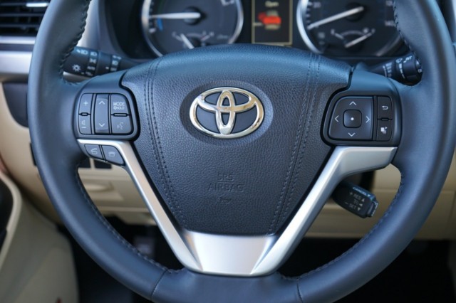 2016 Toyota Highlander Hybrid AWD 4dr Limited (Natl) photo