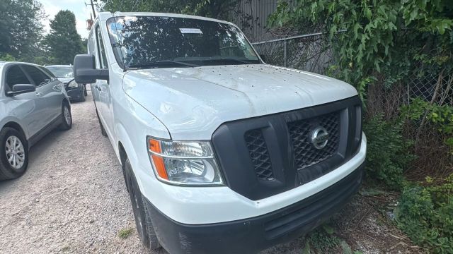 2017 Nissan NV SV