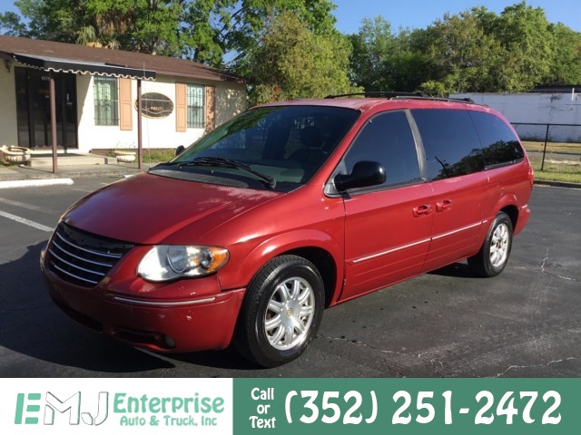 2005 Chrysler Town and Country Touring