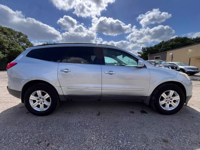 2011 Chevrolet Traverse LT photo