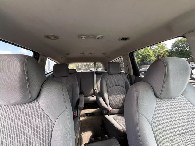2011 Chevrolet Traverse LT photo