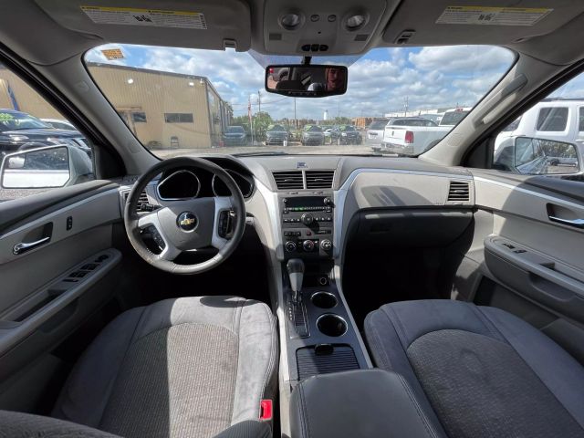 2011 Chevrolet Traverse LT photo