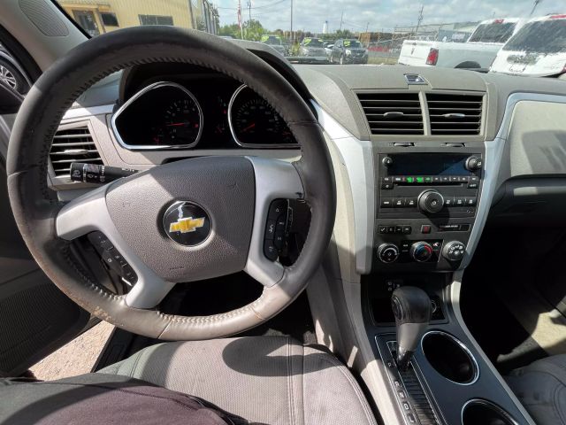 2011 Chevrolet Traverse LT photo