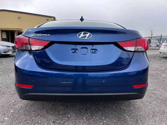 2016 Hyundai Elantra Limited Sedan 4D photo