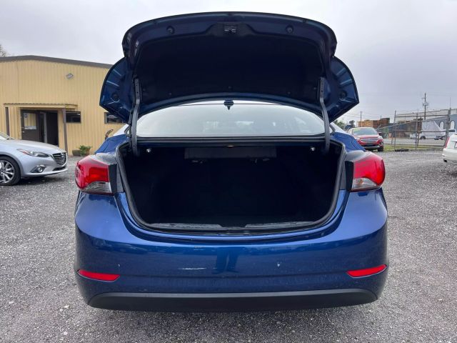 2016 Hyundai Elantra Limited Sedan 4D photo