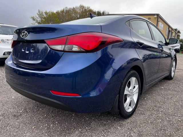 2016 Hyundai Elantra Limited Sedan 4D photo