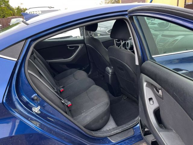2016 Hyundai Elantra Limited Sedan 4D photo