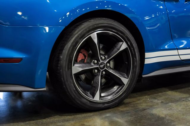 2020 Ford Mustang EcoBoost Coupe 2D photo