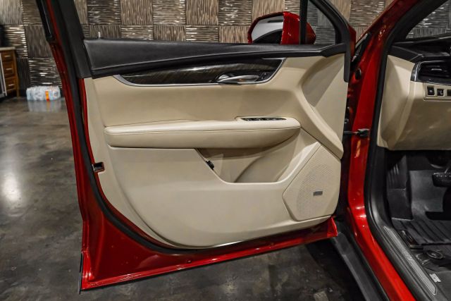 2019 Cadillac XT5 Sport Utility 4D photo