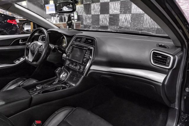 2017 Nissan Maxima SL (2017.5) Sedan 4D photo