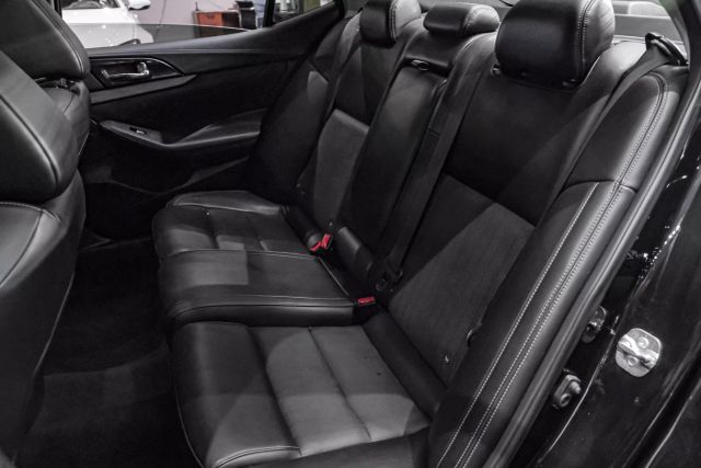 2017 Nissan Maxima SL (2017.5) Sedan 4D photo