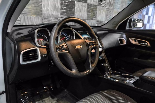 2017 Chevrolet Equinox LS Sport Utility 4D photo