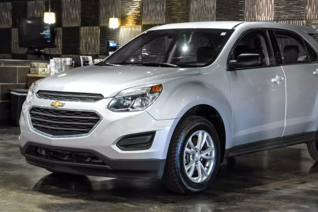 2017 Chevrolet Equinox LS Sport Utility 4D photo