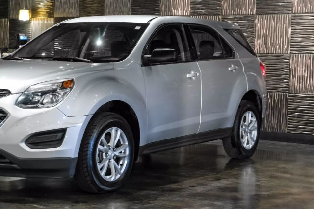 2017 Chevrolet Equinox LS Sport Utility 4D photo