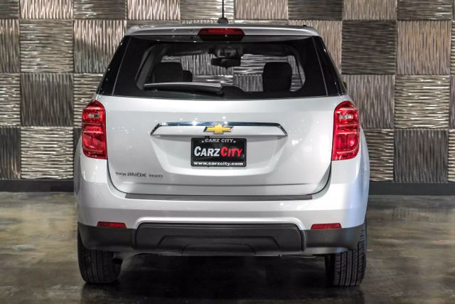 2017 Chevrolet Equinox LS Sport Utility 4D photo