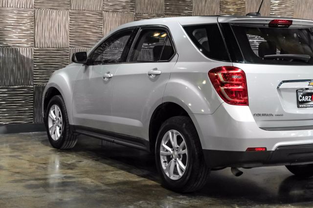 2017 Chevrolet Equinox LS Sport Utility 4D photo