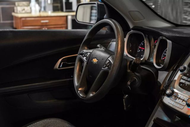 2017 Chevrolet Equinox LS Sport Utility 4D photo