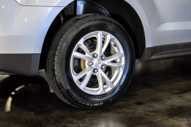 2017 Chevrolet Equinox LS Sport Utility 4D photo