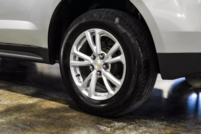2017 Chevrolet Equinox LS Sport Utility 4D photo
