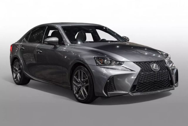 2017 Lexus IS 350 photo