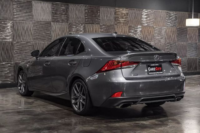 2017 Lexus IS 350 photo