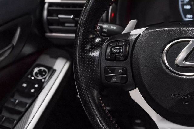 2017 Lexus IS 350 photo