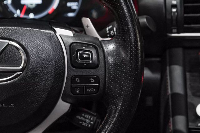 2017 Lexus IS 350 photo