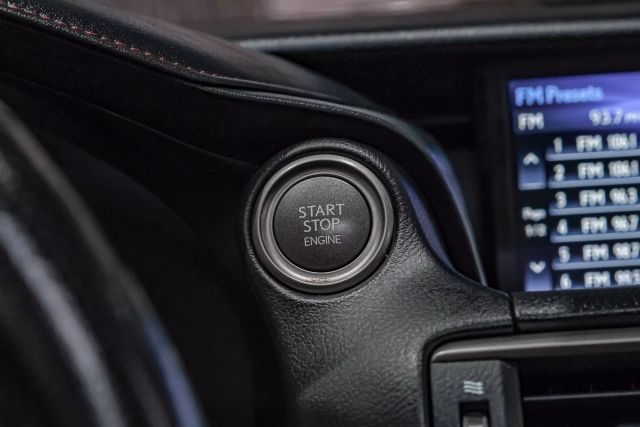 2017 Lexus IS 350 photo
