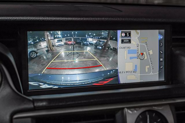 2017 Lexus IS 350 photo