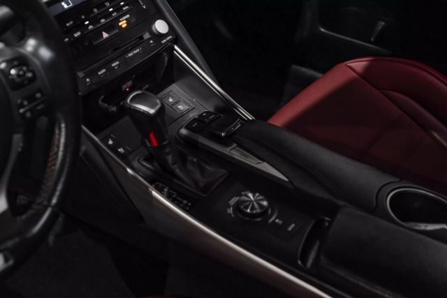 2017 Lexus IS 350 photo