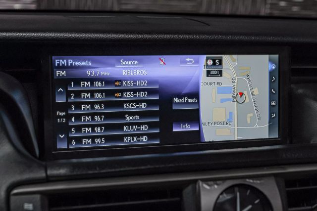 2017 Lexus IS 350 photo