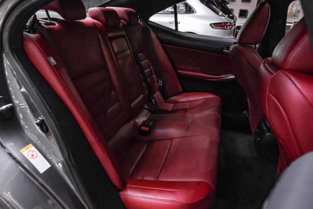 2017 Lexus IS 350 photo