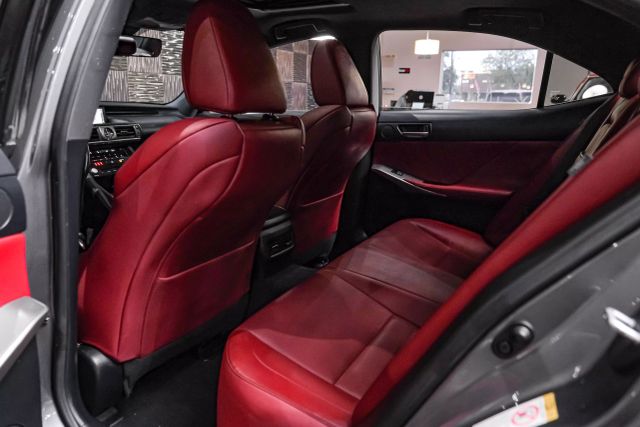 2017 Lexus IS 350 photo