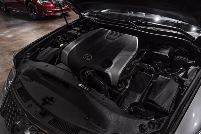 2017 Lexus IS 350 photo