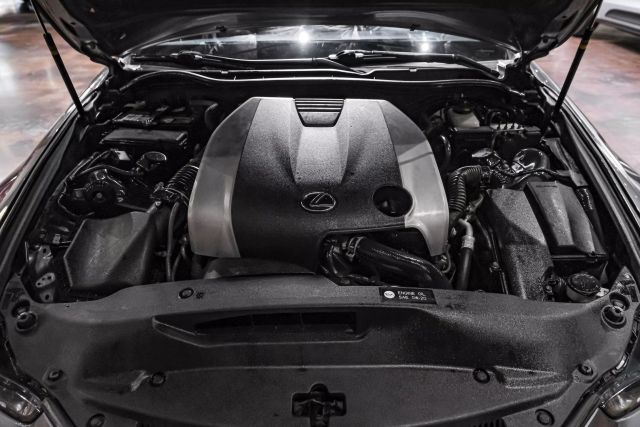 2017 Lexus IS 350 photo