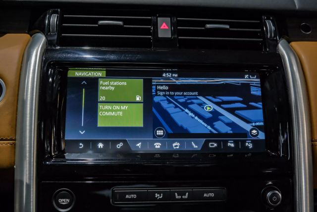 2019 Land Rover Discovery HSE Luxury Sport Utility 4D photo