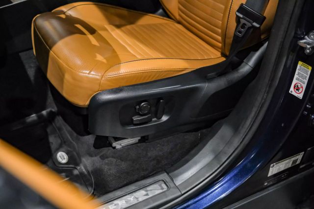 2019 Land Rover Discovery HSE Luxury Sport Utility 4D photo