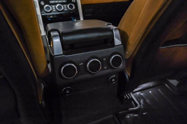 2019 Land Rover Discovery HSE Luxury Sport Utility 4D photo