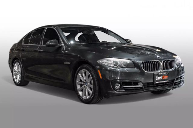 2016 BMW 5-Series 535i Sedan 4D photo