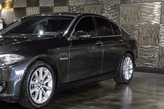 2016 BMW 5-Series 535i Sedan 4D photo