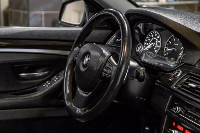 2016 BMW 5-Series 535i Sedan 4D photo