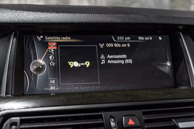 2016 BMW 5-Series 535i Sedan 4D photo