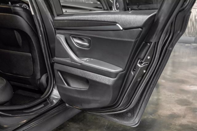 2016 BMW 5-Series 535i Sedan 4D photo