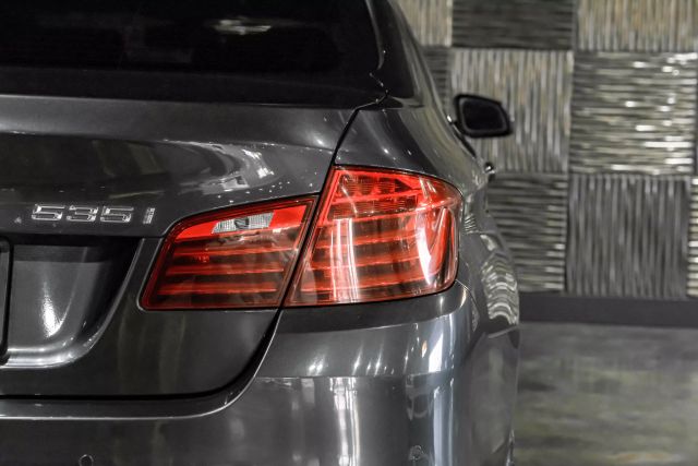 2016 BMW 5-Series 535i Sedan 4D photo