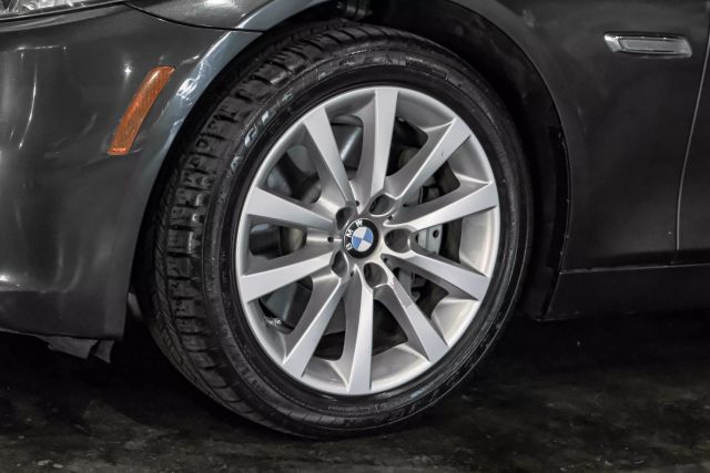 2016 BMW 5-Series 535i Sedan 4D photo