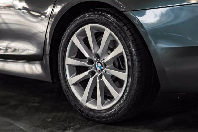 2016 BMW 5-Series 535i Sedan 4D photo