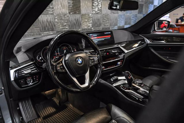 2017 BMW 5-Series 530i Sedan 4D photo