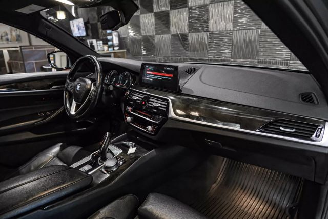 2017 BMW 5-Series 530i Sedan 4D photo